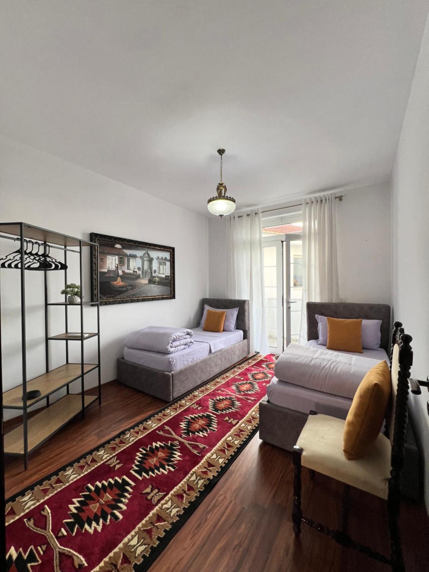 North Star Hostel Shkodër Extérieur photo