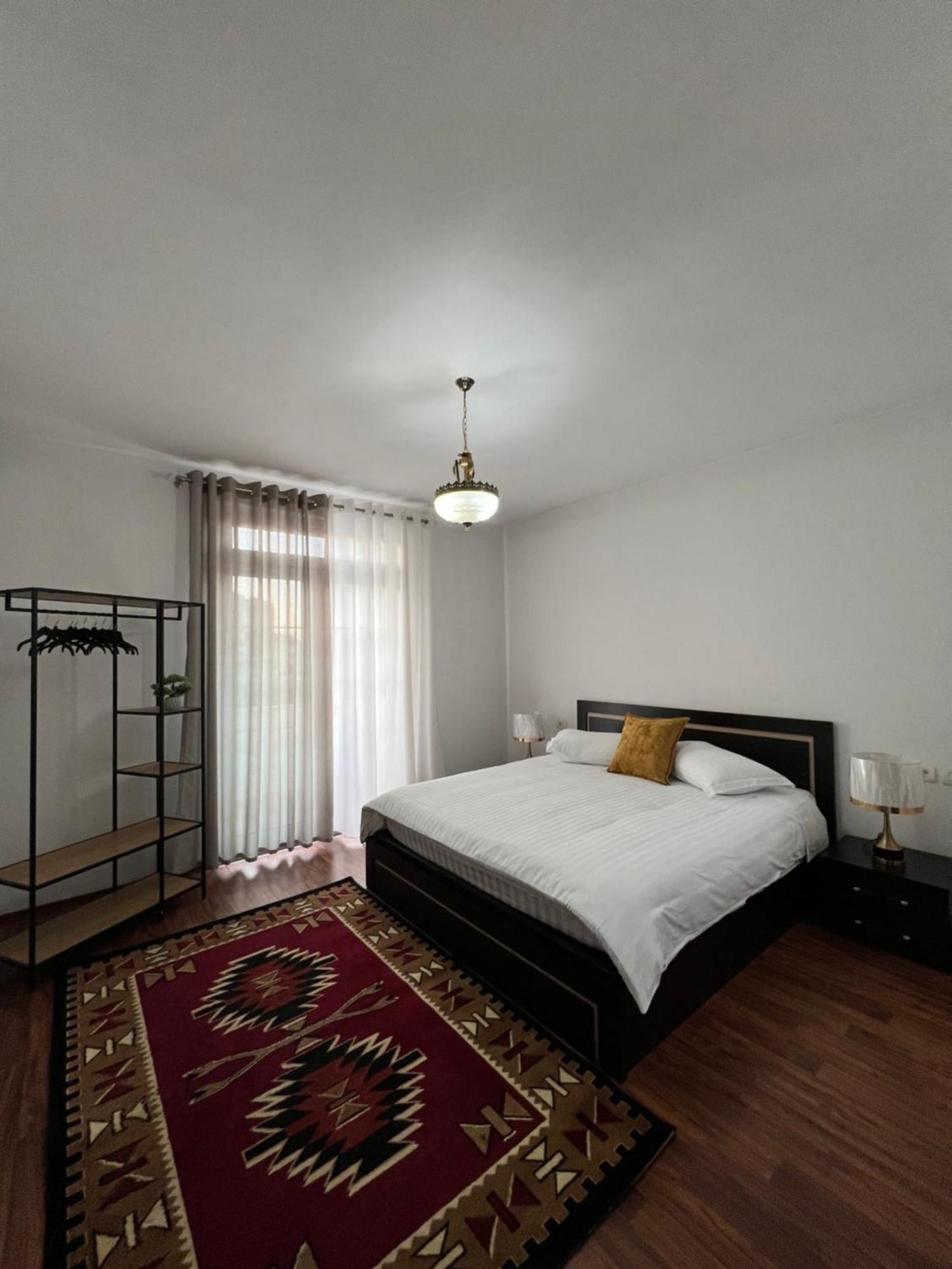 North Star Hostel Shkodër Extérieur photo